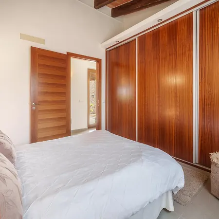 Benet By Interhome